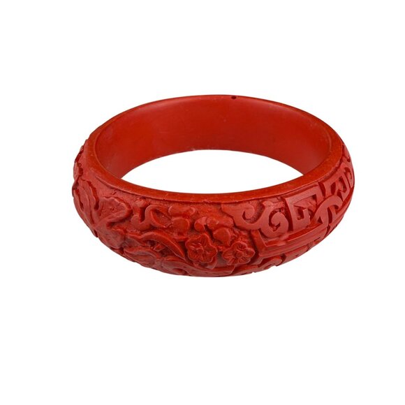 Handcrafted Red Cinnabar Style Floral Engraved Bangle Bracelet Women’s Size 7 - Picture 1 of 4